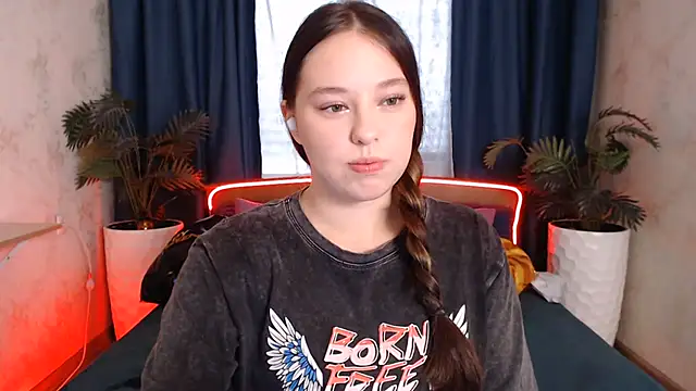 PureLedy webcam show