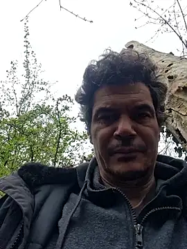 twitshe: διαδικτυακό σόου στην κάμερα