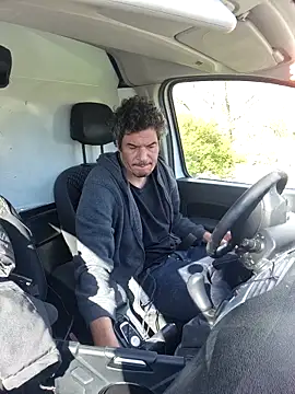 twitshe: διαδικτυακό σόου στην κάμερα