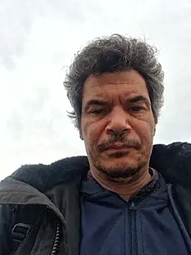 twitshe: διαδικτυακό σόου στην κάμερα