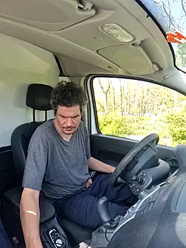 twitshe: διαδικτυακό σόου στην κάμερα