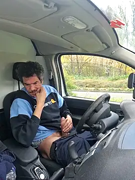 Show modela twitshe na web-kameri