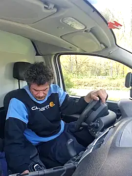 Show modela twitshe na web-kameri