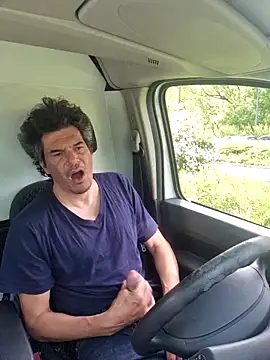 Show modela twitshe na web-kameri