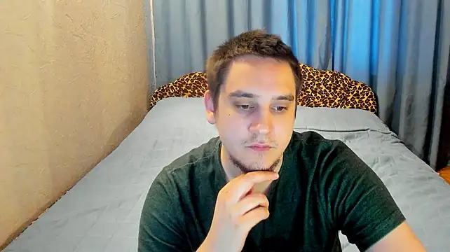 Bear_Beer130 Adlı Modelin Web Kamerası Şovu