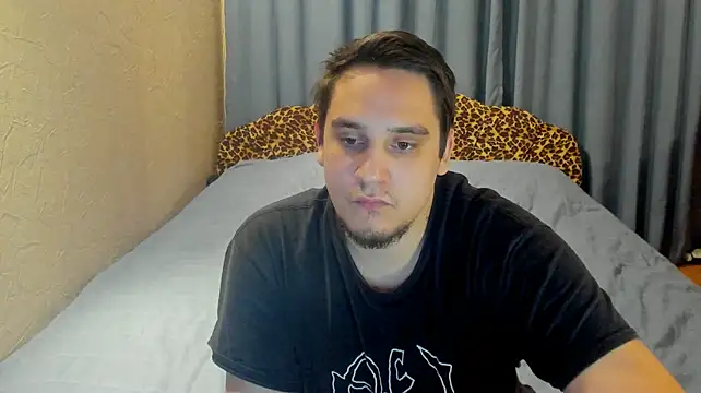 Bear_Beer130 Adlı Modelin Web Kamerası Şovu