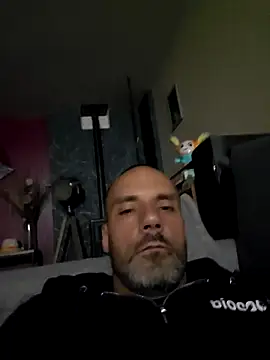 Bitechaude4's Webcam Show