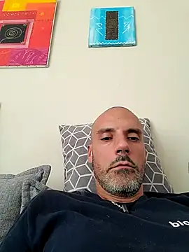Show modela Bitechaude4 na web-kameri