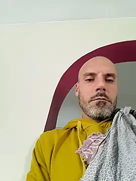 Pokazy przed kamerką – Bitechaude4