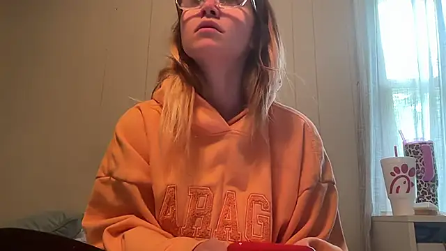 Pokazy przed kamerką – Riley_ray69