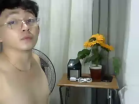 Stud_Aaron Pertunjukan Webcam