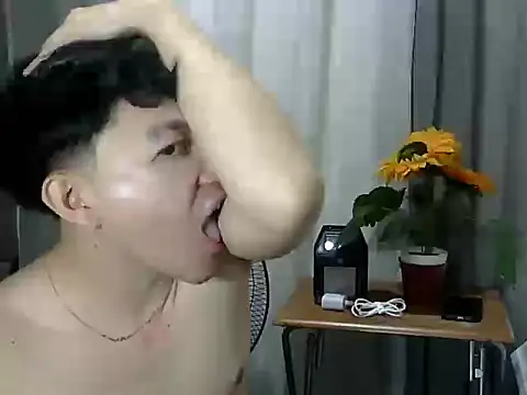 Stud_Aaron 在線直播表演