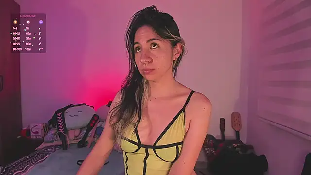 K2xxKrawl Adlı Modelin Canlı XXX Sohbeti