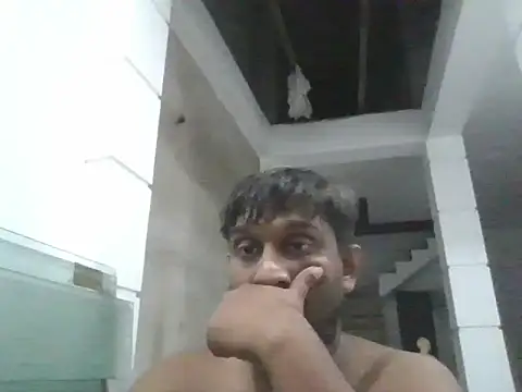 Show modela Chathutharu na web-kameri