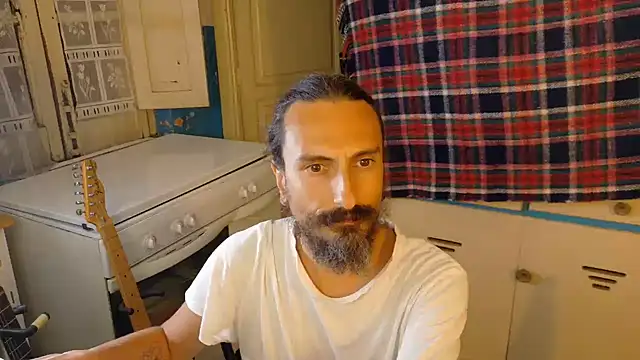 Mrkurt86: διαδικτυακό σόου στην κάμερα