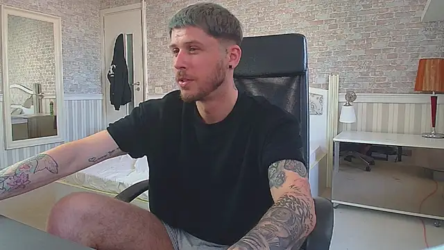 JonahShaw XXX чат на живо