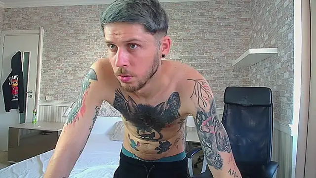 JonahShaw Show in webcam