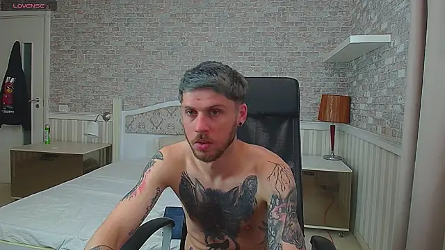 JonahShaw webcam show
