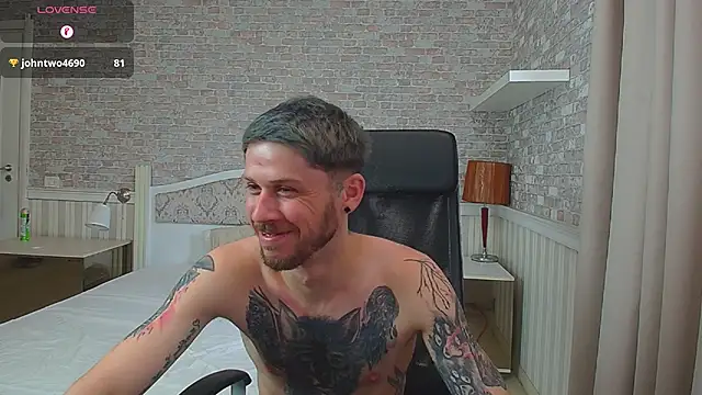 Pokazy przed kamerką – JonahShaw