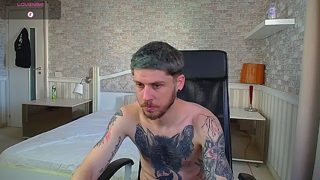 JonahShaw Adlı Modelin Web Kamerası Şovu