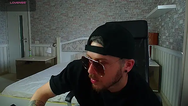 JonahShaw Webcam show