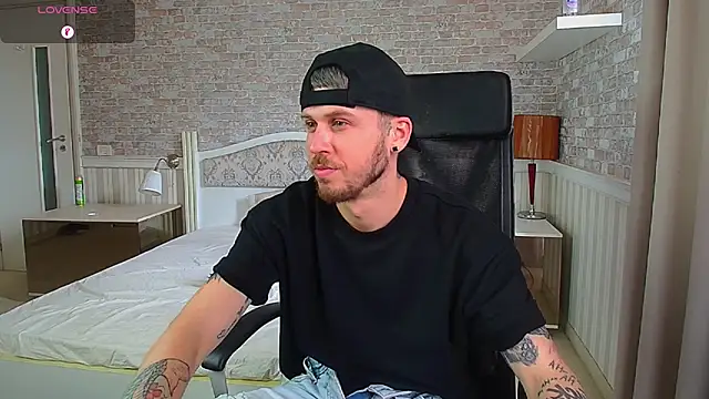 JonahShaw Webcam show