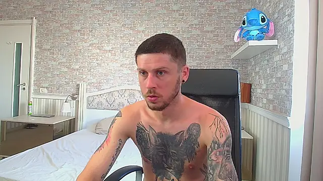 JonahShaw Show in webcam