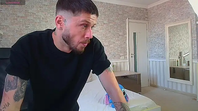 JonahShaw webcam show