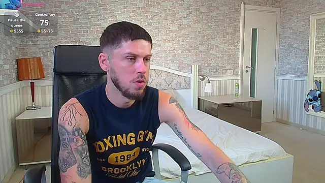 JonahShaw Show in webcam