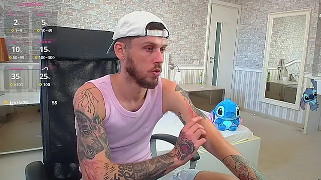 JonahShaw Show in webcam