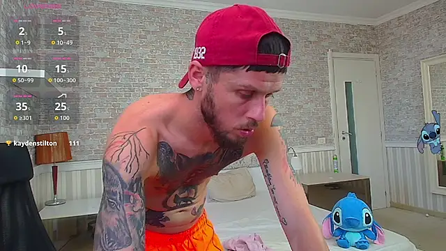 Show modela JonahShaw na web-kameri