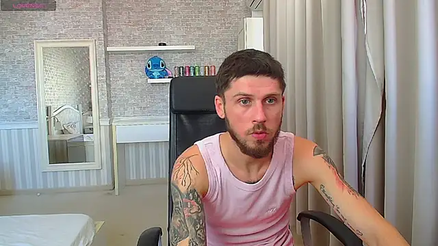 JonahShaw Webcam show