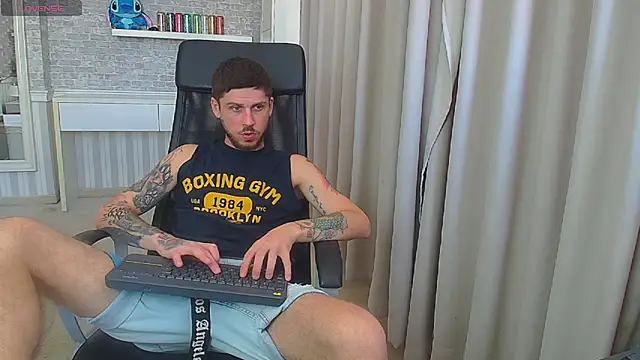 JonahShaw Show Webcam