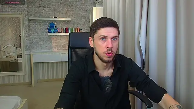 הופעת וובקאם של JonahShaw