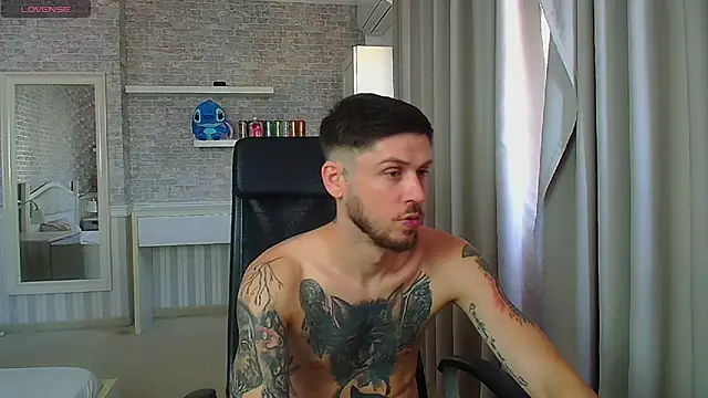 JonahShaw Webcam show