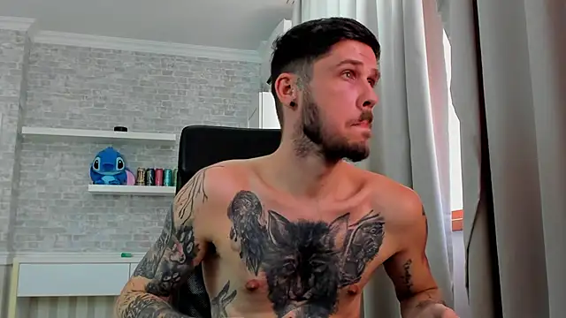 Show modela JonahShaw na web-kameri
