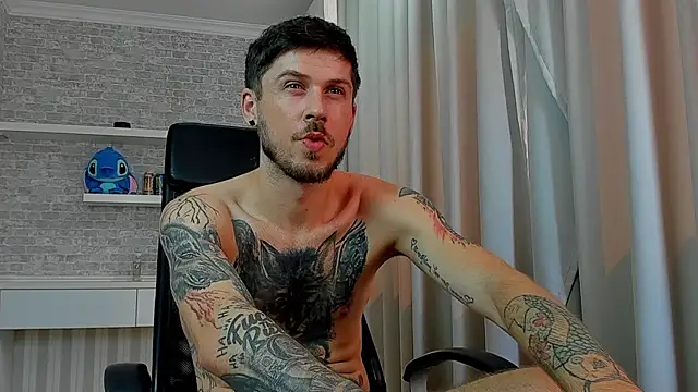 Show modela JonahShaw na web-kameri