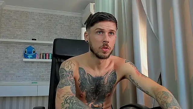 Pokazy przed kamerką – JonahShaw