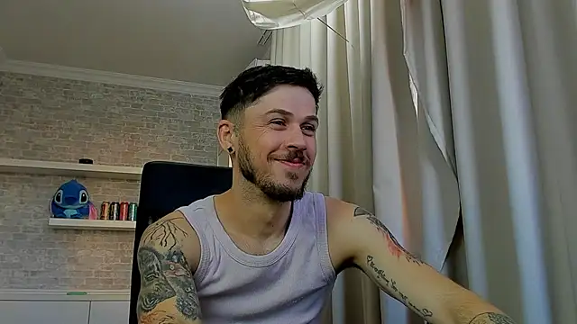 JonahShaw webcam show