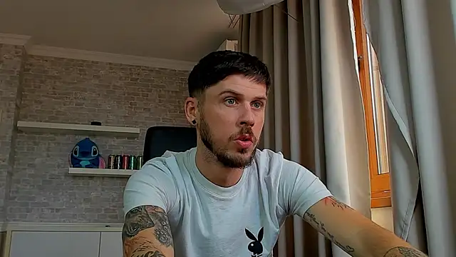 JonahShaw webcam show