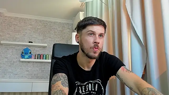 Pokazy przed kamerką – JonahShaw