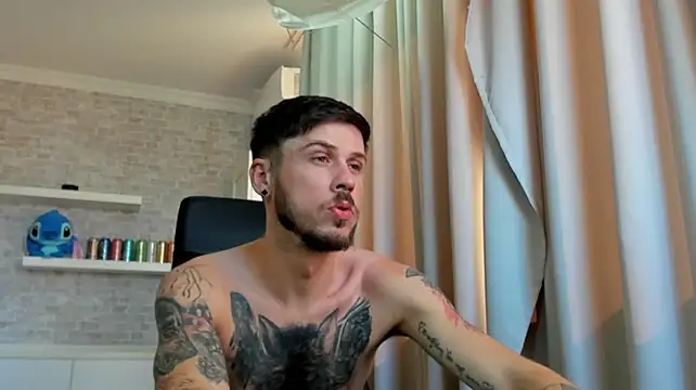 JonahShaw Adlı Modelin Web Kamerası Şovu