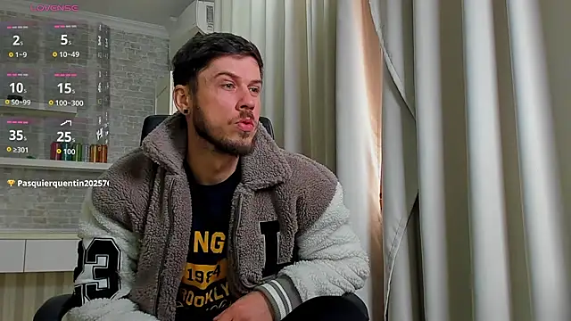 JonahShaw Show in webcam