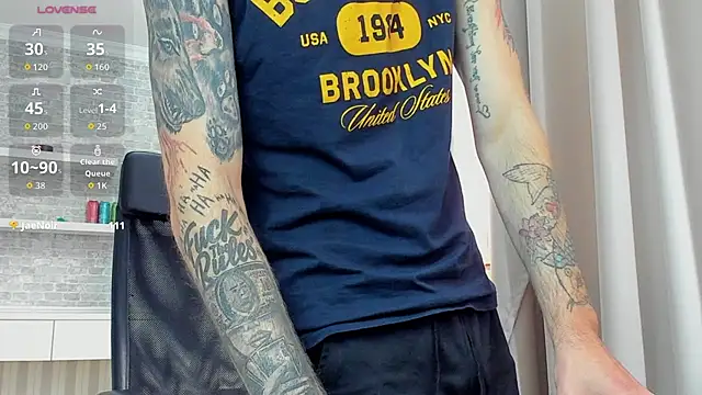 Show modela JonahShaw na web-kameri