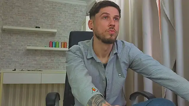 JonahShawn Webbikameraesitys