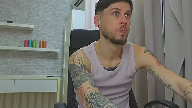 โชว์เว็บแคมของ JonahShaw