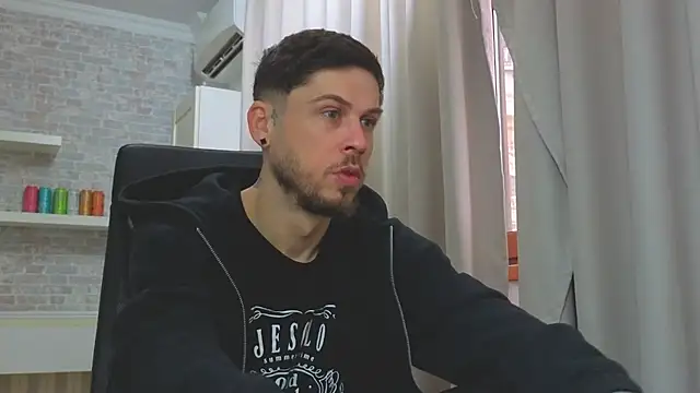 JonahShaw Adlı Modelin Web Kamerası Şovu