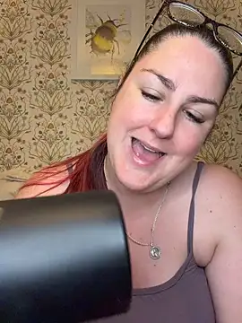 Lacey_BBW Show in webcam