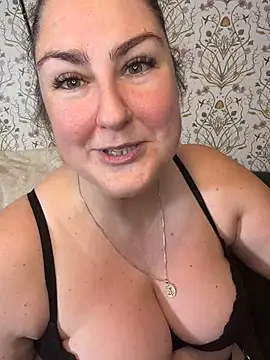 Chat +18 de Lacey_BBW ao vivo