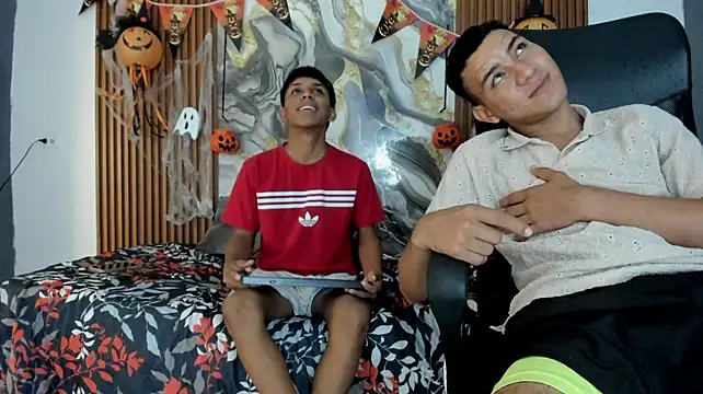Show webcam de tyler_twink_boy